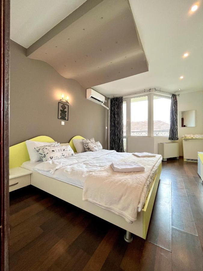 Sea And Mountain Hotel Prolesha Exterior foto